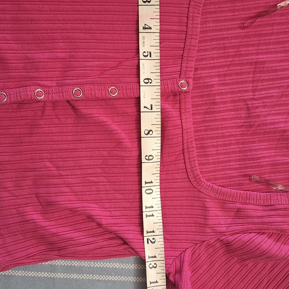 Crop top - Picture 5 of 6